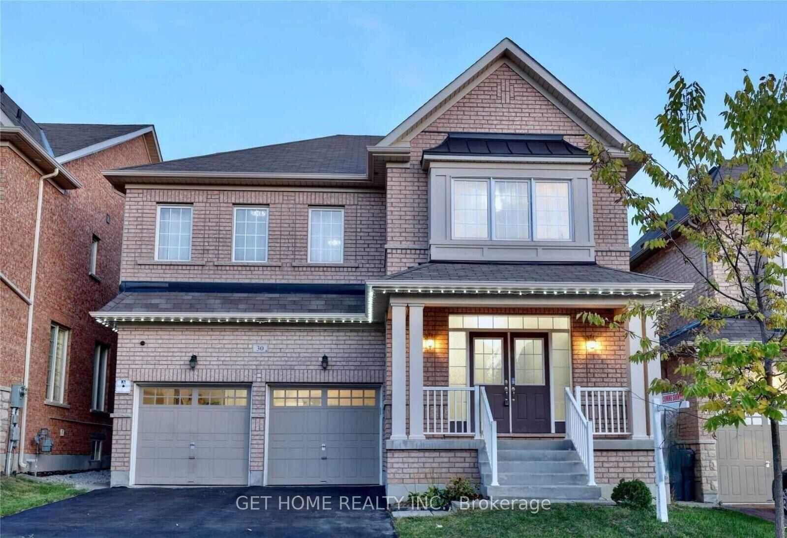 Property Photo:  30 Proud Court Main  ON L6Y 5Z1 