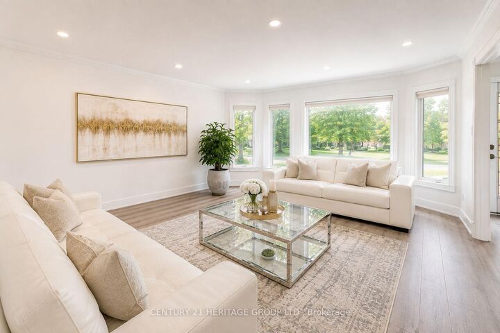 Property Photo: 187 Glenway Circle ON L3Y 7S5