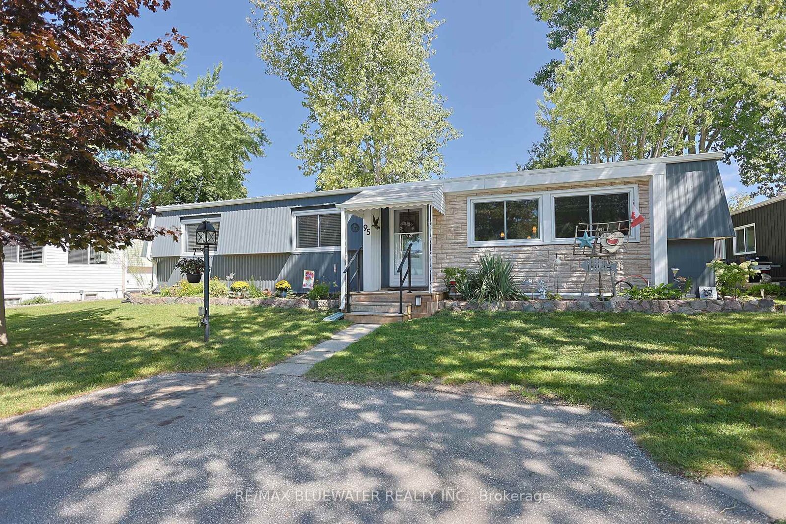 Property Photo:  95 Shannon Boulevard  ON N0M 1T0 