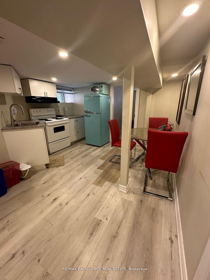 Property Photo:  25 Barnesdale Avenue S Bsmt  ON L8M 2V1 