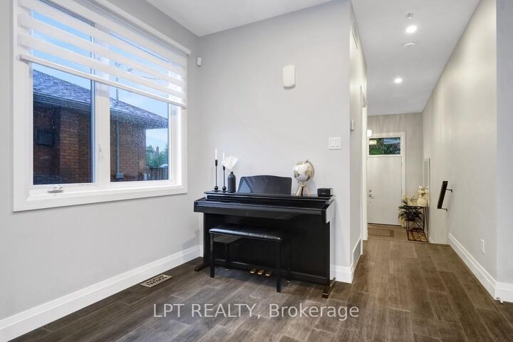 Property Photo:  319 Glynn Avenue  ON K1K 1R9 