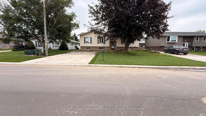 Property Photo:  317 Bricker Street  ON N0H 2C1 