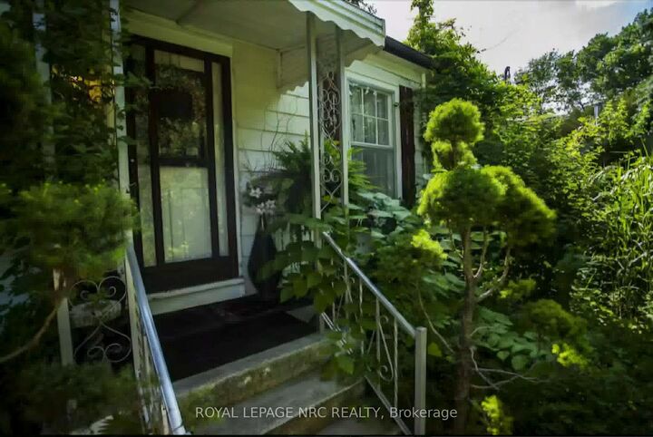 Property Photo: 156 Mary Street ON L0S 1J0