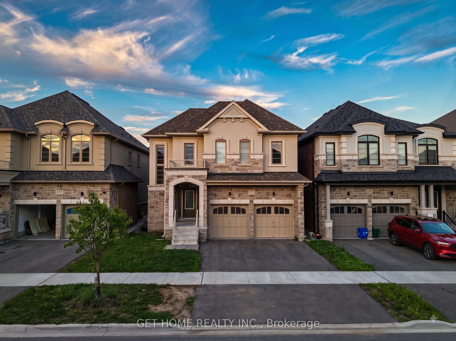 Property Photo:  215 Ronald Gustcott Drive  ON L1K 3G3 