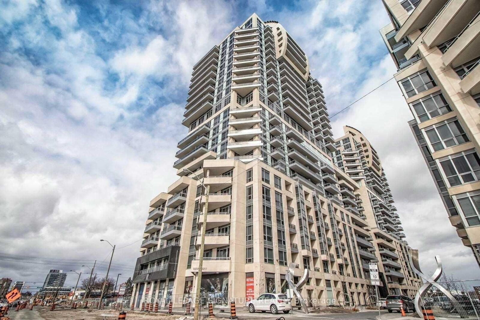 Property Photo:  9201 Yonge Street 1908nw  ON L4C 1H9 