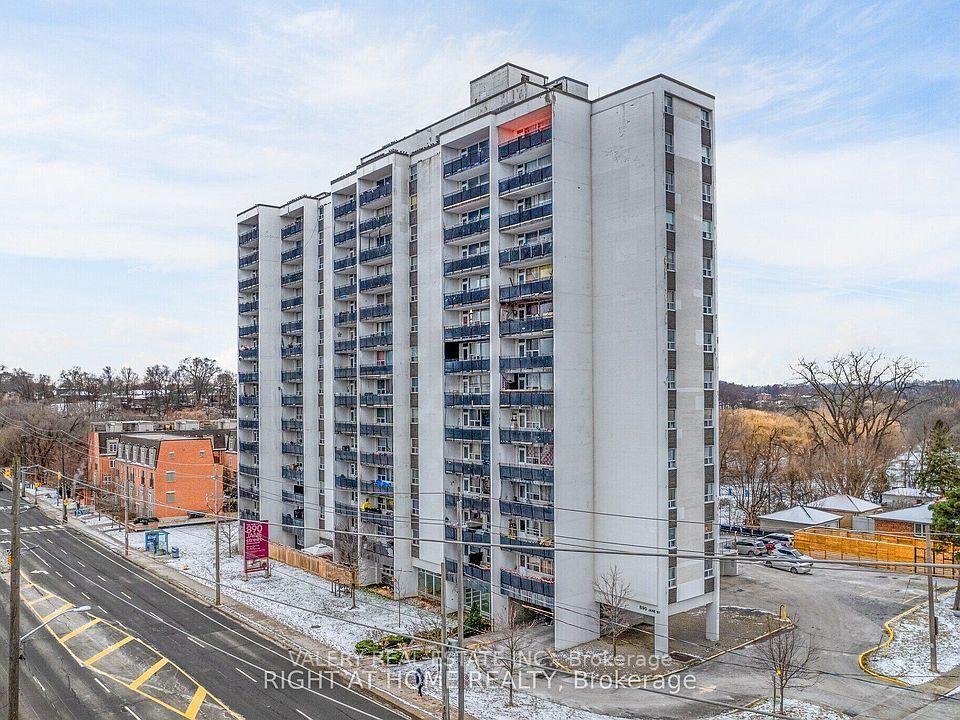 Property Photo:  890 Jane Street 903  ON M6N 4C3 