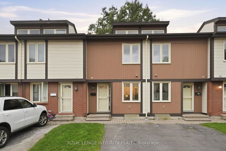 Property Photo:  811 Connaught Avenue 54  ON K2B 8K3 