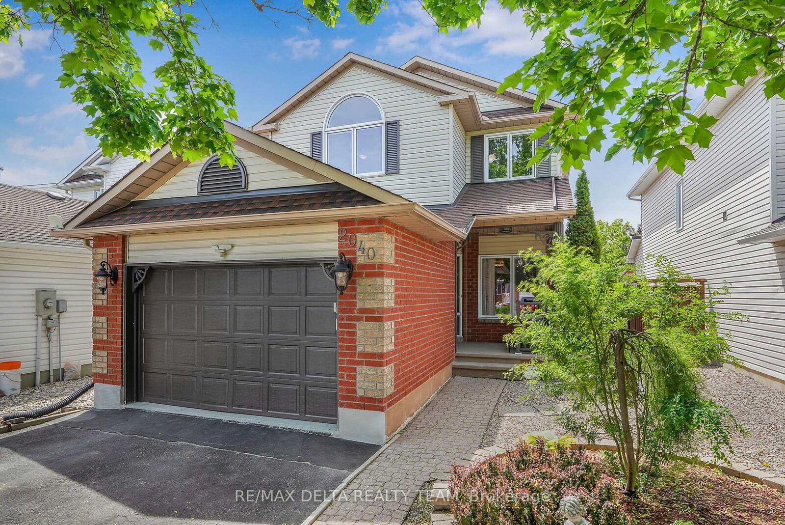 Property Photo:  2040 Sunland Drive  ON K4A 3K8 
