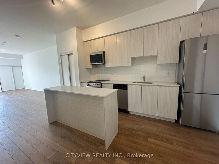 Property Photo:  2433 Dufferin Street 602  ON M6E 0B4 