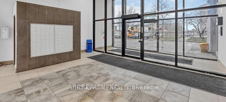 Property Photo:  4673 Jane Street 811  ON M3N 2L1 
