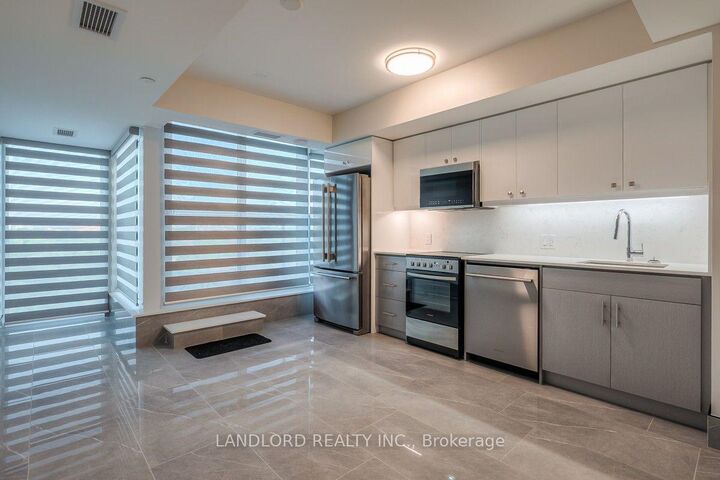 Property Photo:  2 Manderley Drive 704  ON M1N 0C7 