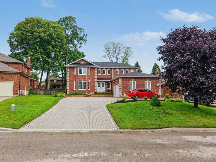 Property Photo:  15 Robinhood Court  ON P1C 1L3 