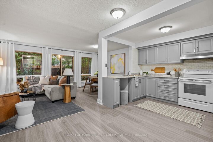Property Photo: 11 Livonia Place 18 ON M1E 4W5
