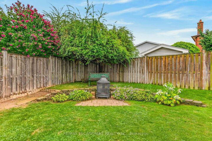 Property Photo:  253 Highridge Avenue  ON L8E 3P6 