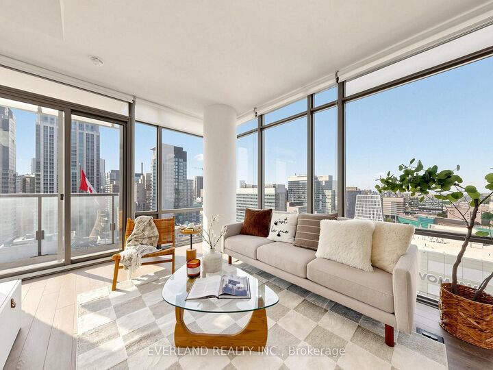 Property Photo:  38 Grenville Street 2303  ON M4Y 1A5 