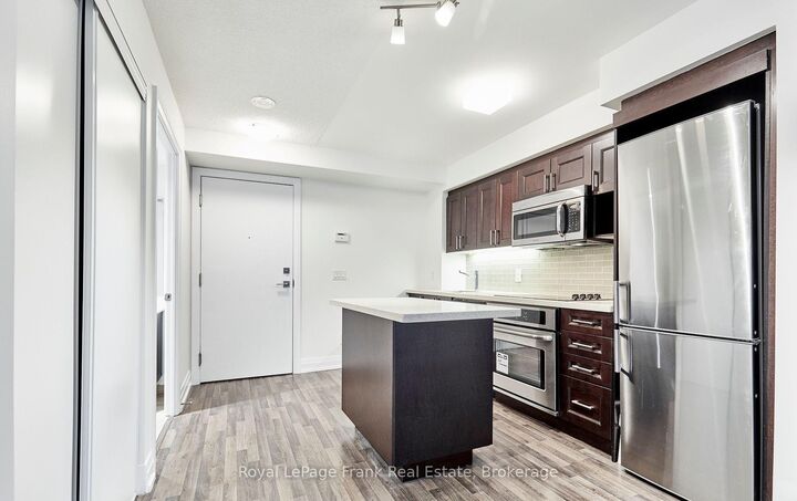 Property Photo:  555 Wilson Avenue E402  ON M3H 5Y6 
