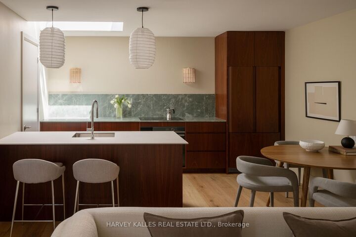 Property Photo:  157 Hallam Street D  ON M6H 1X3 