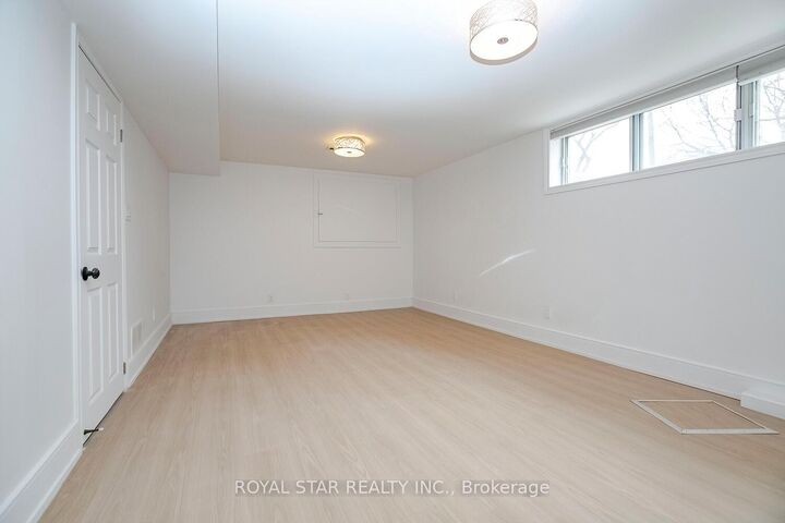 Property Photo:  114 Wincott Drive Upper  ON M9P 2P6 