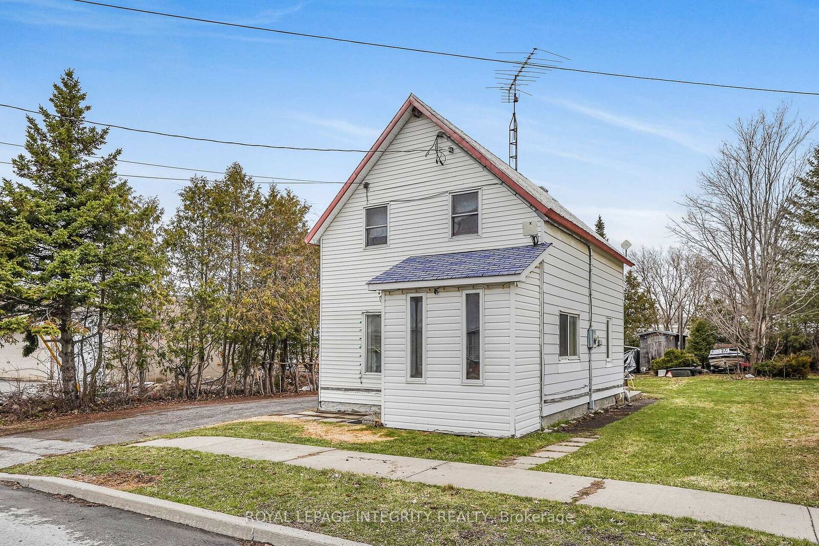 Property Photo:  259 Bishop Street N  ON K0C 1A0 