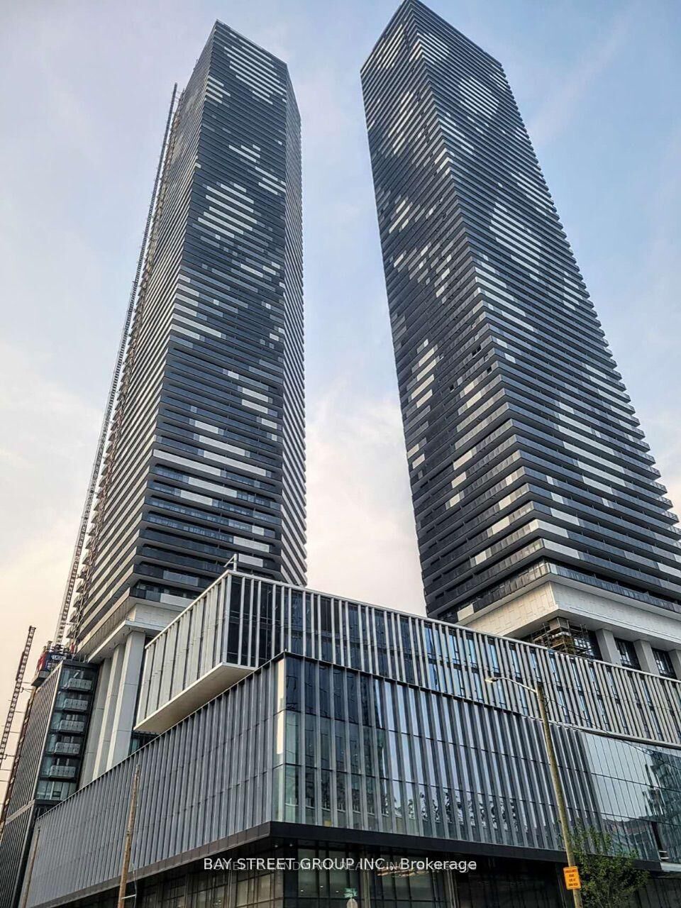 Property Photo:  138 Downes Street 4909  ON M5E 0E4 
