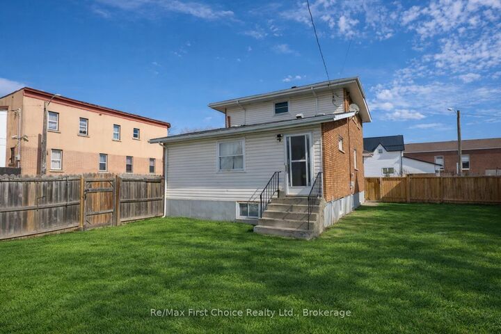 Property Photo:  138 Rowand Street  ON P7C 2P2 