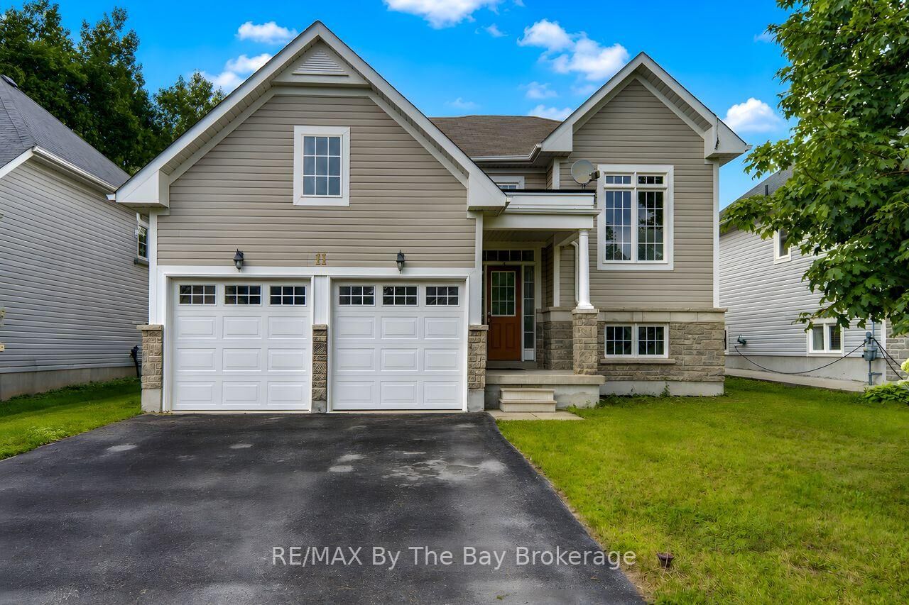 Property Photo:  11 Grand Poplar Lane  ON L9Z 0C7 