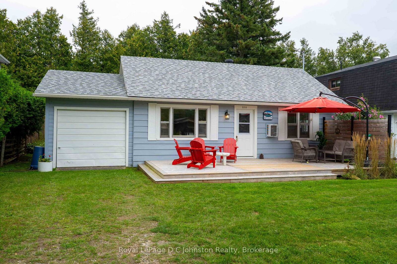 Property Photo:  210 Laird Lane  ON N0H 2L0 