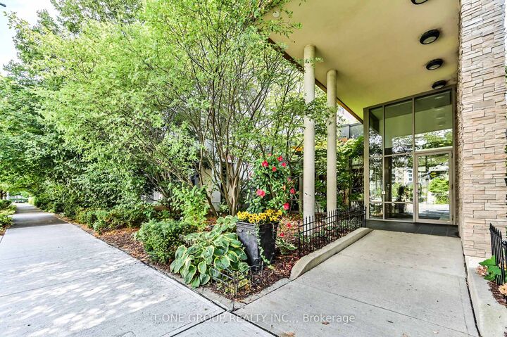 Property Photo:  57 Upper Duke Crescent 404  ON L6G 0B9 