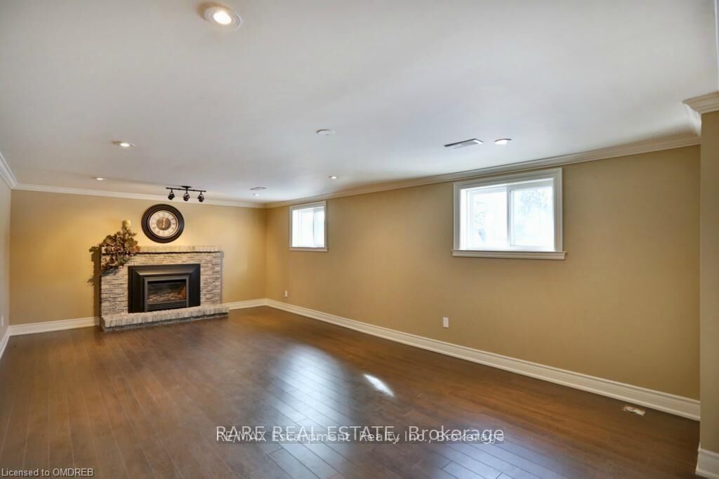 Property Photo:  973 Falcon Boulevard N  ON L7T 3B8 