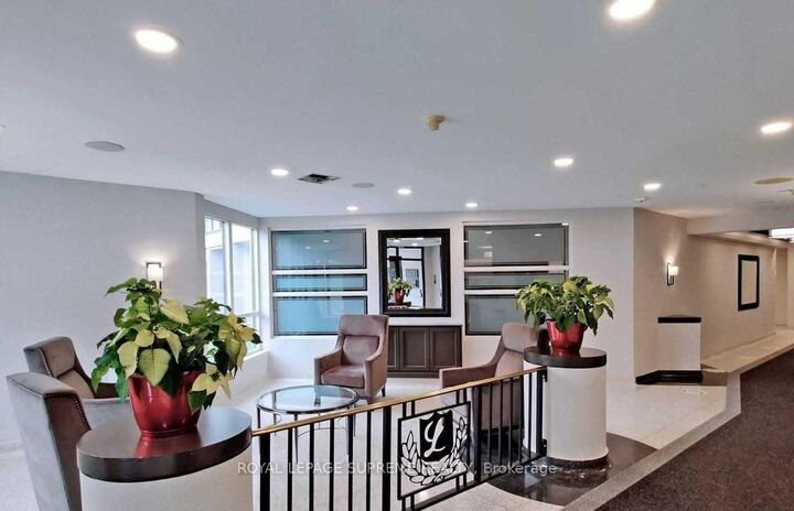 Property Photo:  10 Laurelcrest Street N 903  ON L6S 5Y3 