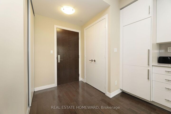 Property Photo:  460 Adelaide Street E 609  ON M5A 0E7 