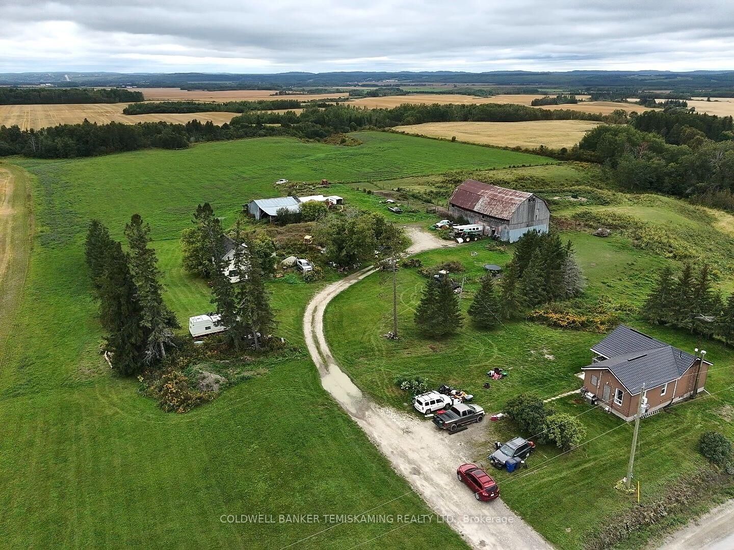 Property Photo:  864140 Uno Park Road  ON P0J 1P0 