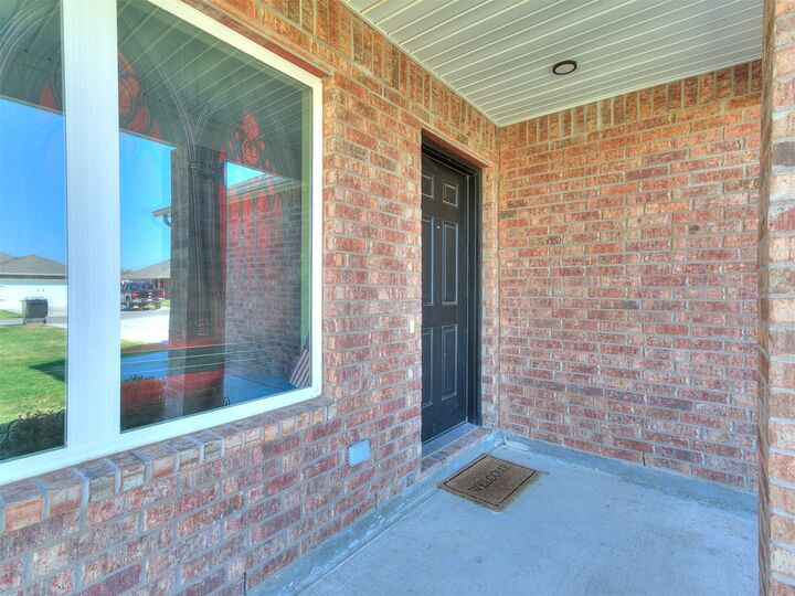 Property Photo:  708 N Redbud Avenue  OK 74421 