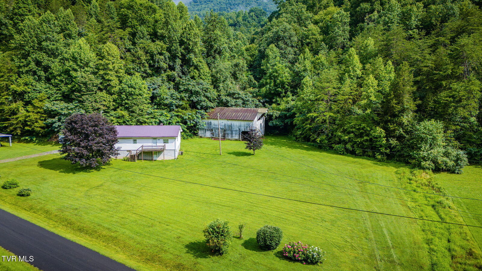 Property Photo:  4960 Canton Road  VA 24221 