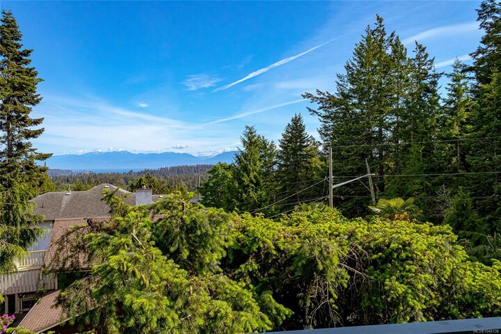 Property Photo:  2175 Firwood Pl  BC V9Z 0N2 