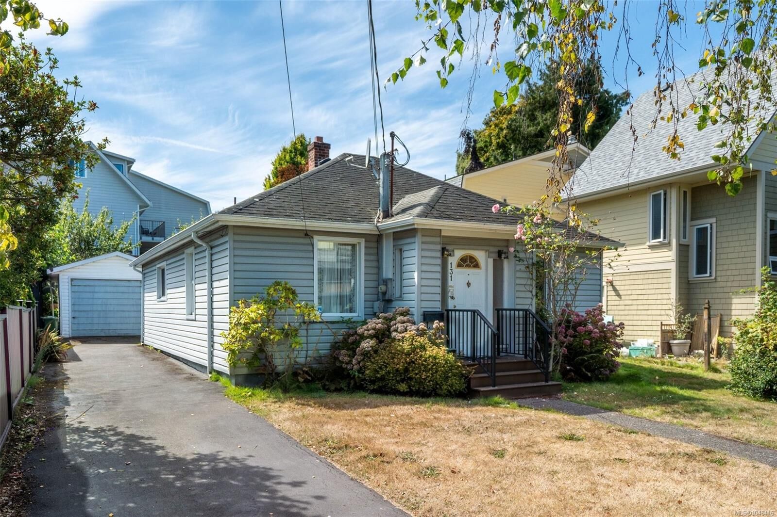 Property Photo:  131 Michigan St  BC V8V 1R2 