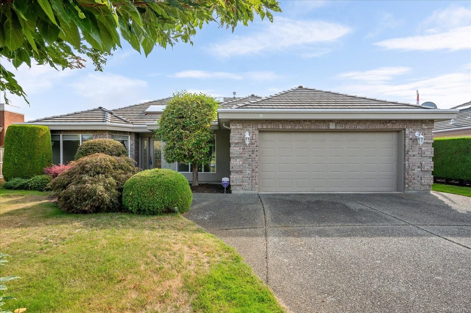 Property Photo: 801 Devon Pl BC V9K 2P2