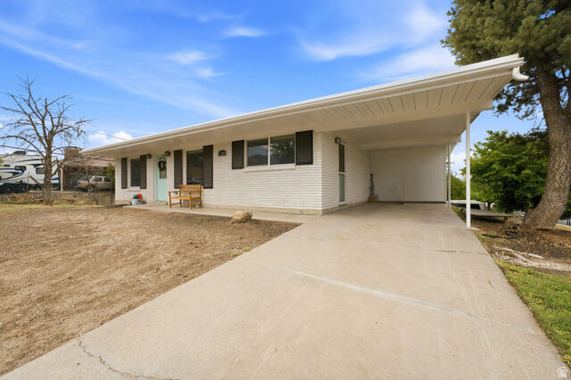 Property Photo:  10384 S Amaryllis Dr  UT 84094 