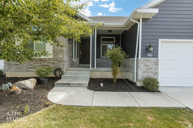 Property Photo: 740 N Champion Ln UT 84037