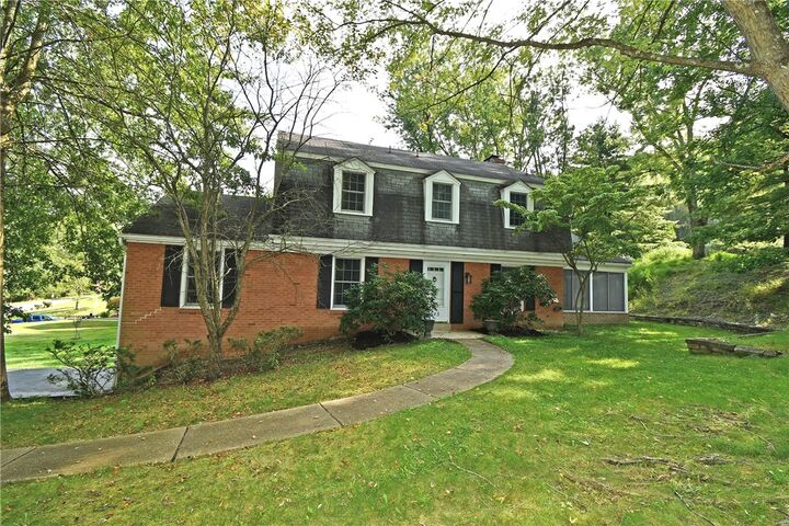 Property Photo: 545 Pebblewood Ct PA 15237