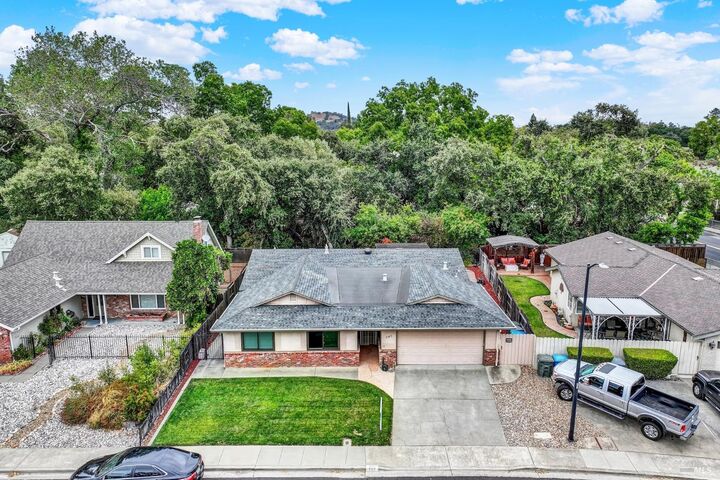 Property Photo:  707 Linwood Street  CA 95688 