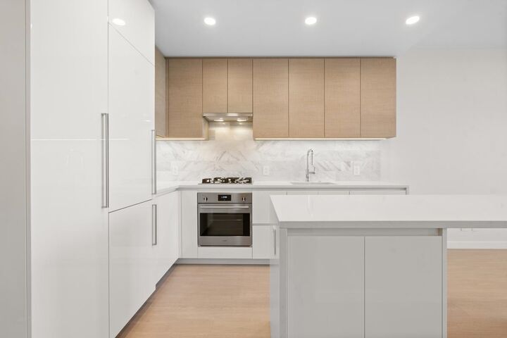 Property Photo:  4168 Lougheed Highway 3509  BC V5C 6A7 
