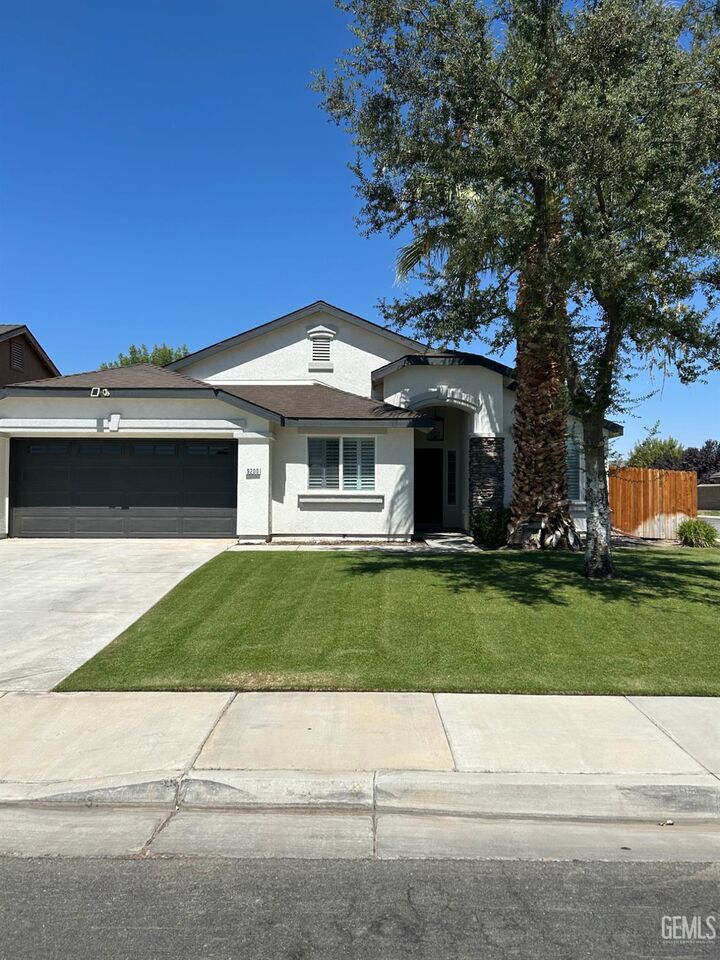 Property Photo: 9200 Butterfly Rose Avenue CA 93311