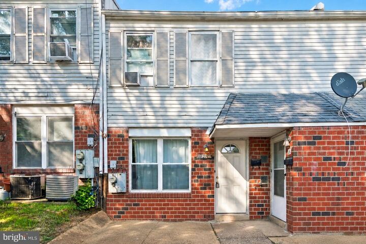 Property Photo: 2827 Norcross Lane PA 19114