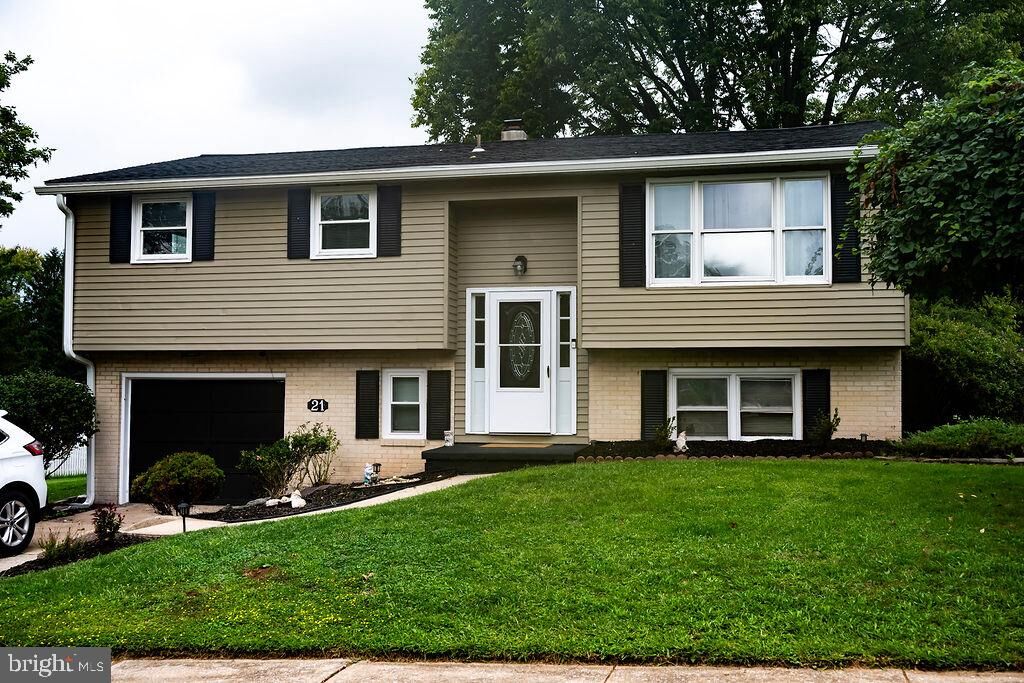 Property Photo:  21 Fenwick Drive  PA 17345 
