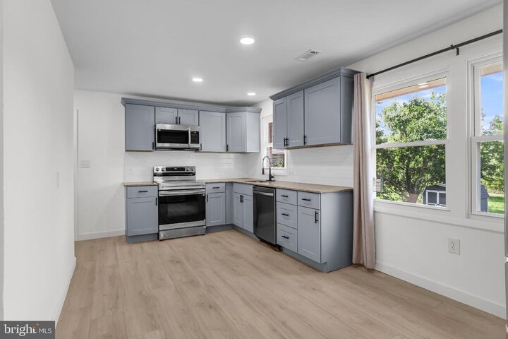 Property Photo:  7257 Union Deposit Road  PA 17036 