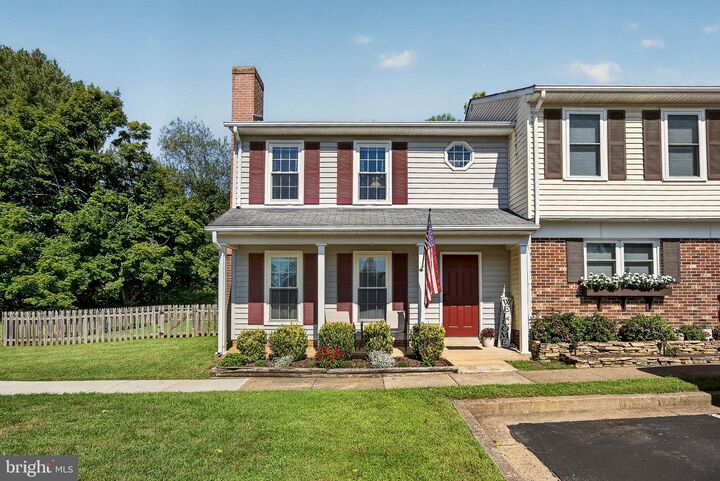 Property Photo:  446 Ridge Court  VA 20186 