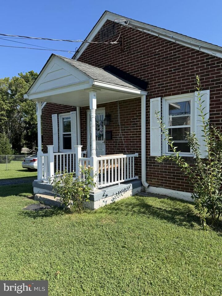 Property Photo: 737 W 11th Street VA 22630