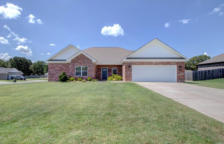 Property Photo:  1 Oaks Lane  AR 72058 