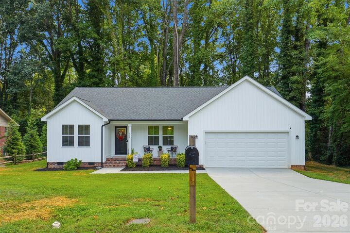 Property Photo:  918 Brookwood Court  NC 28677 